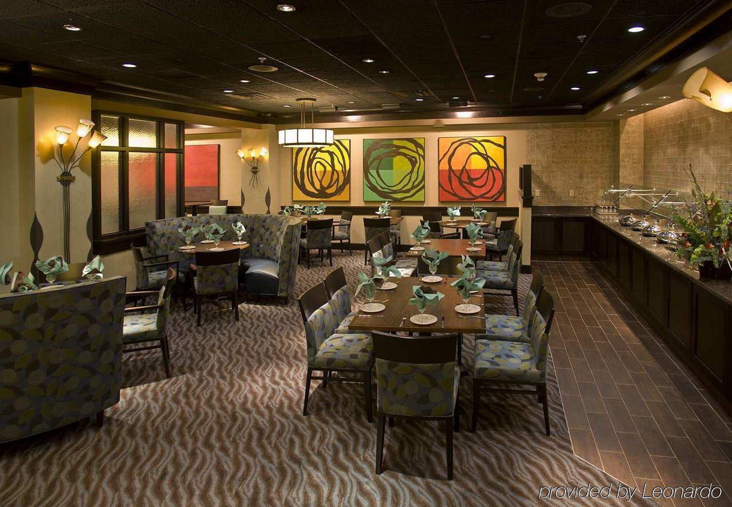 威尔明顿希尔顿逸林酒店 餐厅 照片