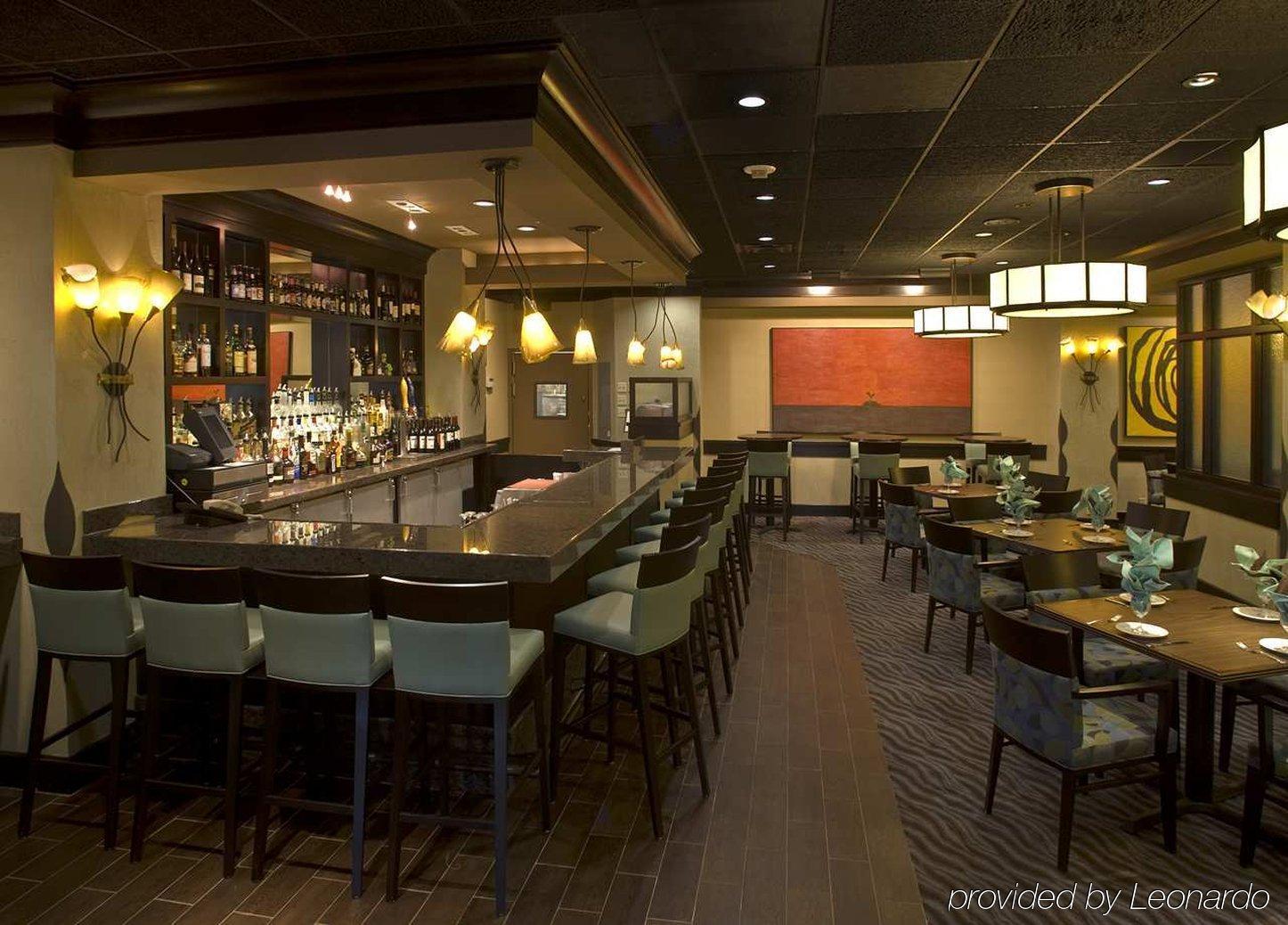 威尔明顿希尔顿逸林酒店 餐厅 照片